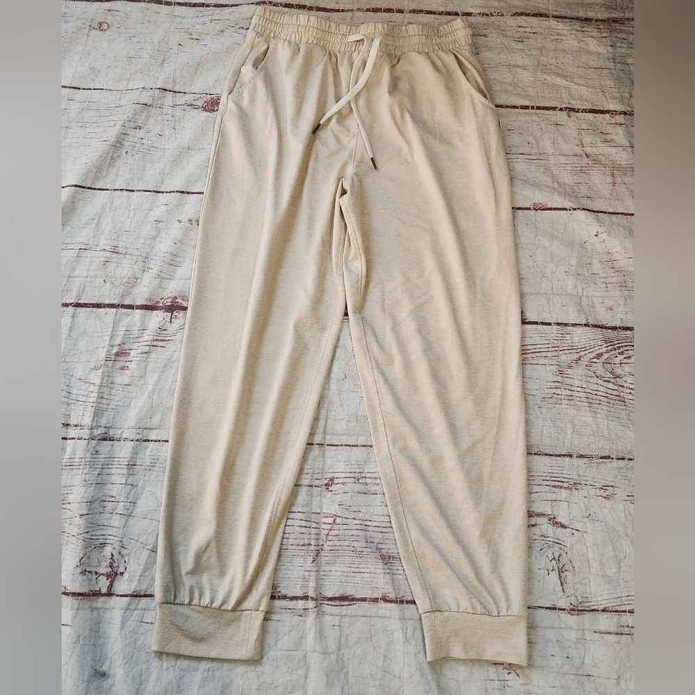Feat Roam Joggers in‎ Heathered Oatmilk Size Large